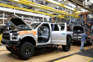 У Росії співробітники заводу Ford почали безстроковий страйк