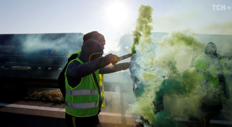 У Франції під час "дизельних протестів" травми отримали близько 400 людей