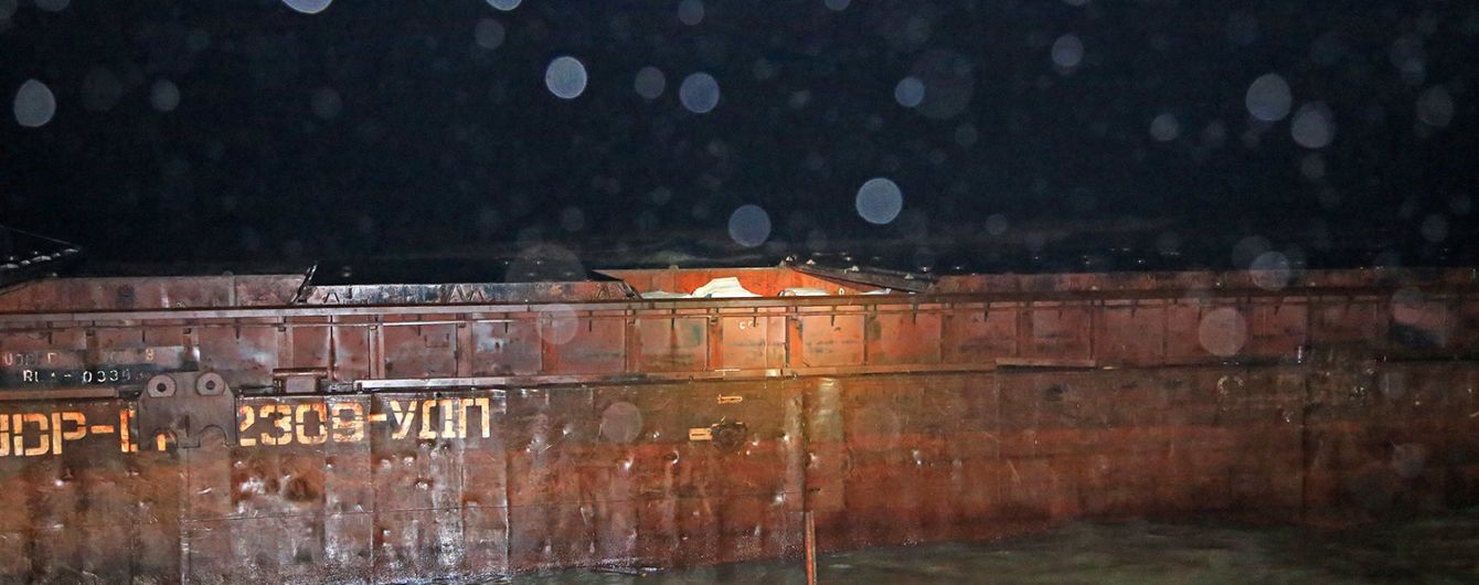 В Черном море попал в аварию буксир, который тянул баржу контрабанды из РФ - активисты