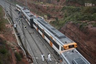 В Іспанії зійшов з рейок пасажирський потяг, є загиблі