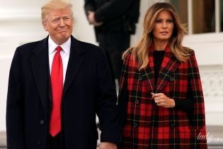 В клетчатом кейп-пальто и с мужем: Мелания Трамп встретила рождественскую елку