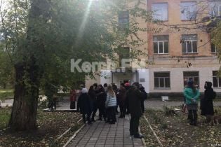 У Керчі через загрозу мінування евакуювали коледж, де сталося масове вбивство студентів
