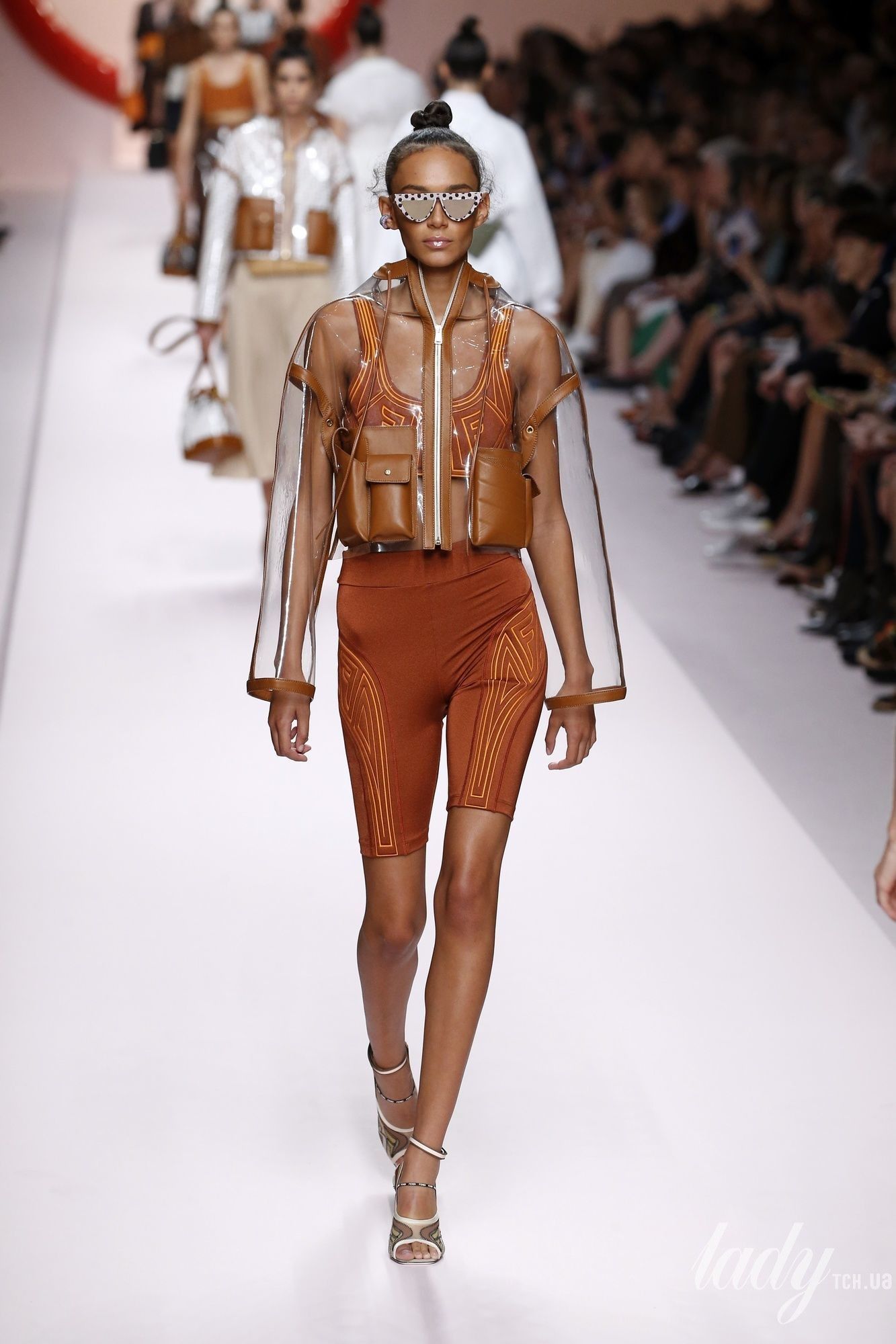 Коллекция Fendi прет-а-порте сезона весна-лето 2019_8