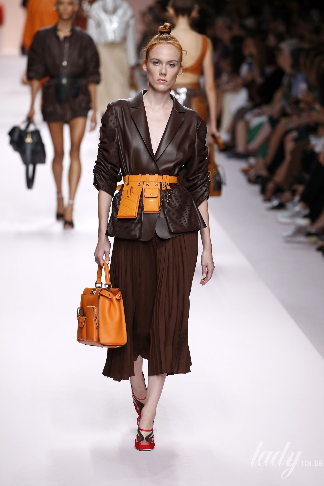 Коллекция Fendi прет-а-порте сезона весна-лето 2019_12