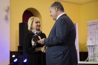 Порошенко нагородив політв'язня Сущенка орденом