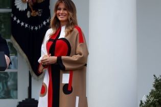 В пальті Dior та лубутенах: розкішний вихід Меланії Трамп