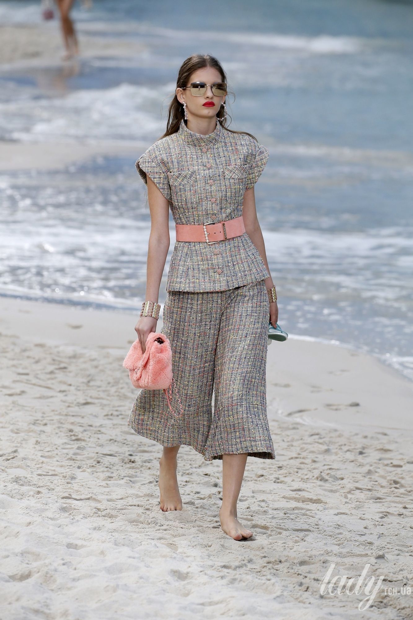 Коллекция Chanel прет-а-порте сезона весна-лето 2019_16