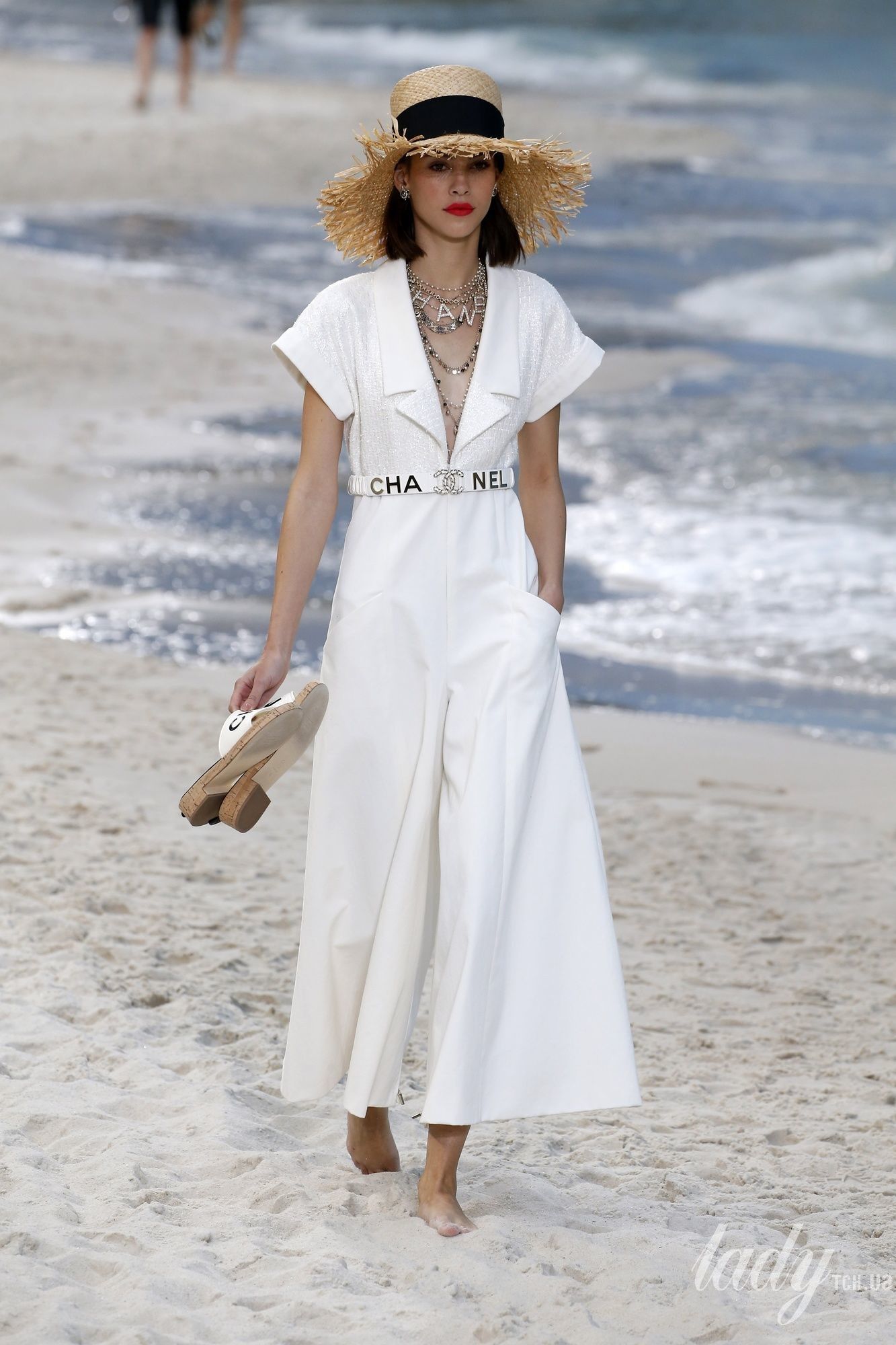 Коллекция Chanel прет-а-порте сезона весна-лето 2019_64