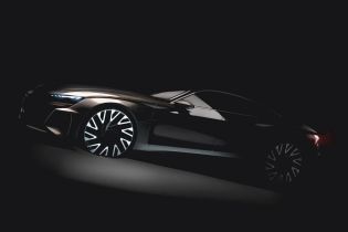 Спортивный электрокар Audi e-tron GT засветили на тизере
