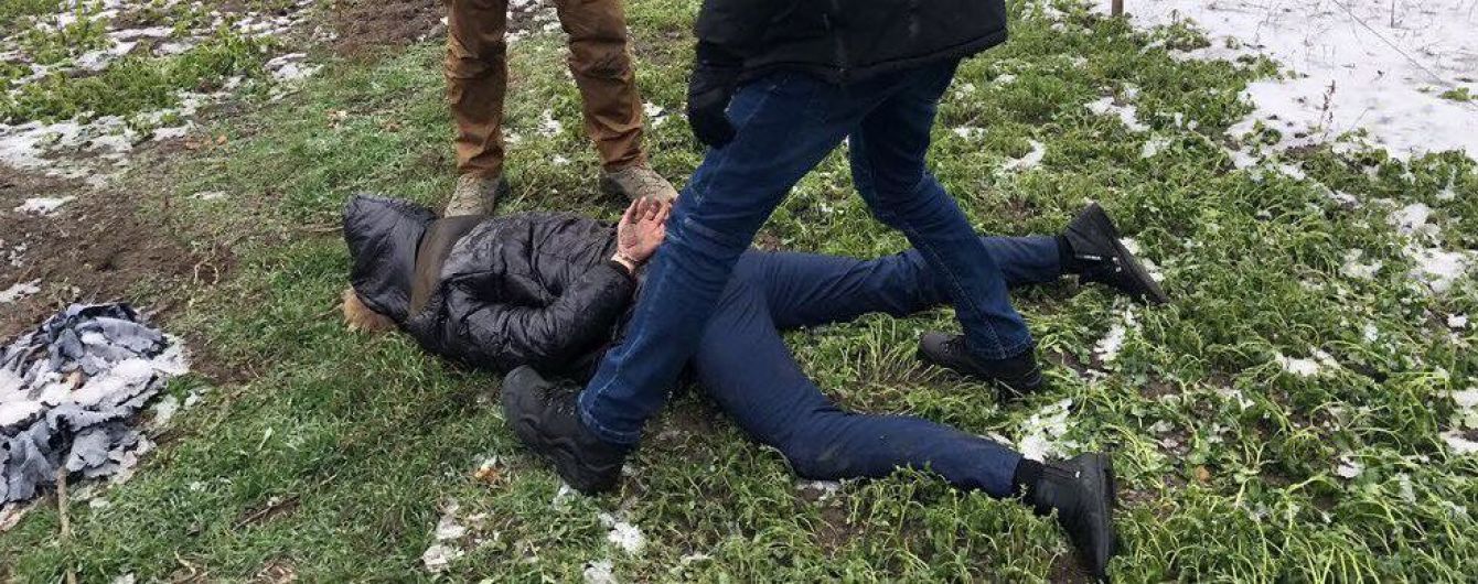 У Білій Церкві поліцейський вимагав хабара більше 100 тисяч гривень і погрожував фейковою справою