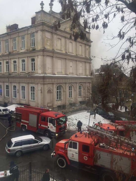 Три години у вогні: очевидці розповіли, як у Львові палала обласна лікарня