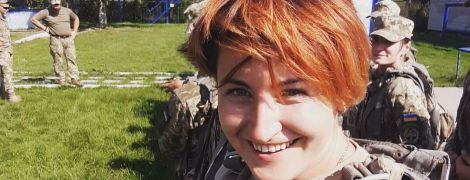 Дівчата у десанті: суворі нормативи з відтискань і доглянуті нігті