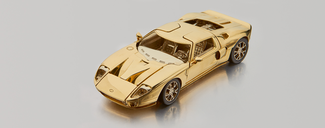 Модель спорткара Ford GT из золота пустят с молотка