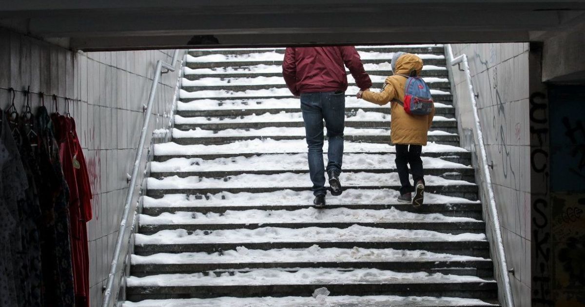 Синоптики обіцяють періодично сніг та слизькі дороги. Прогноз погоди на 23-27 листопада