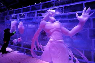 Огромные ледовые скульптуры и 3D-шоу. Reuters показало, как выглядит первый в мире цифровой музей льда