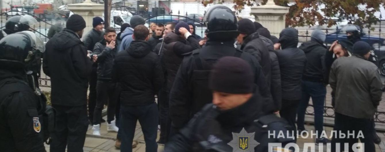 В Одесі у суді сталася масова бійка, поліція затримала 49 людей