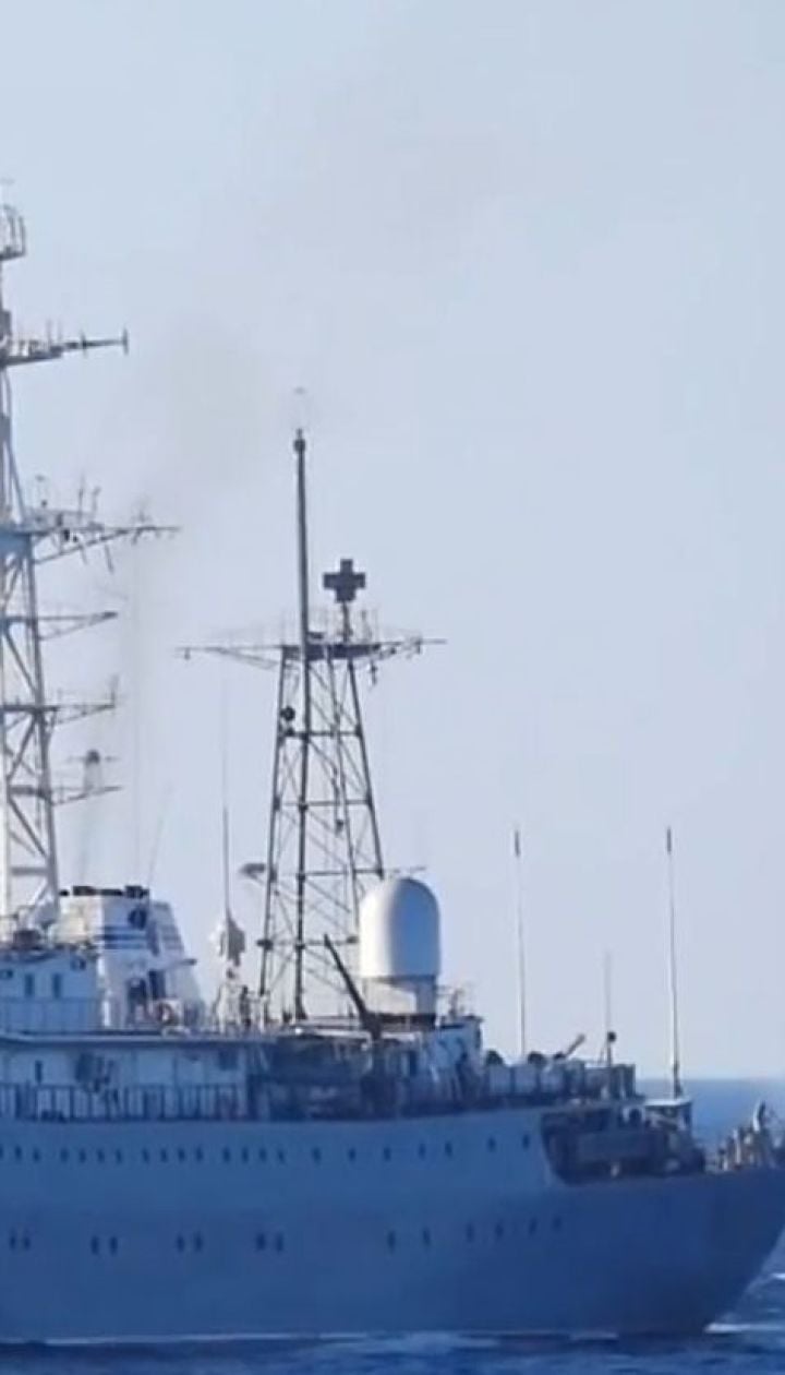 Россияне открыли огонь по украинским катерам у Керченского пролива
