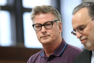Суд висунув Алеку Болдвіну обвинувачення через бійку на парковці