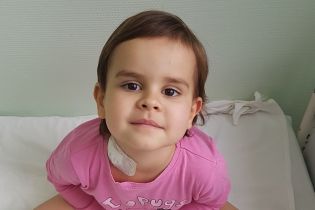 В срочной помощи нуждается 4-летняя Валерия, чтобы одолеть лейкоз