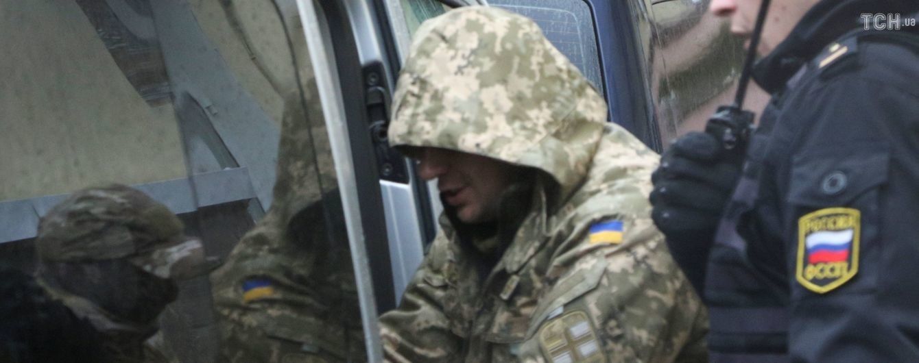 Важкі поранення ніг і ампутація пальців руки. У ВМС розповіли про травми полонених Росією моряків
