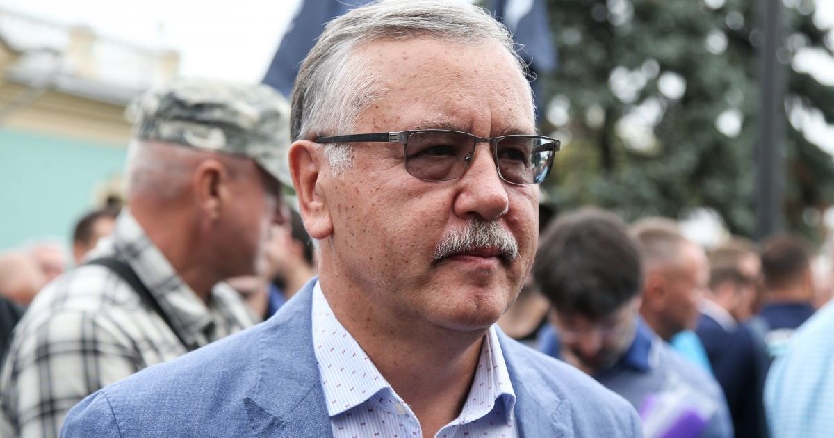 В Одессе около 30 человек в масках напали на Гриценко и однопартийцев, есть пострадавшие