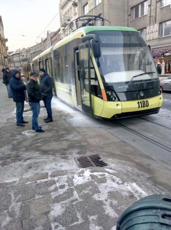 У Львові загорівся трамвай "Електрон"
