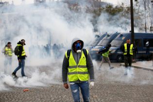 У Франції під час масштабних протестів загинула ще одна людина
