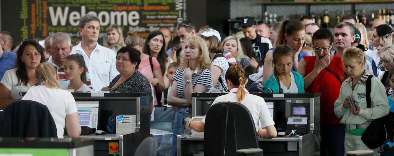 Прикордонники не впустили до України 100 росіян від початку дії заборони в`їзду