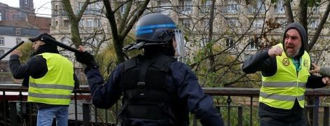 Во Франции "желтые жилеты" готовятся к новой акции протеста