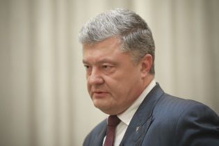 Порошенко рассказал, когда будет рад остановить закон о военном положении