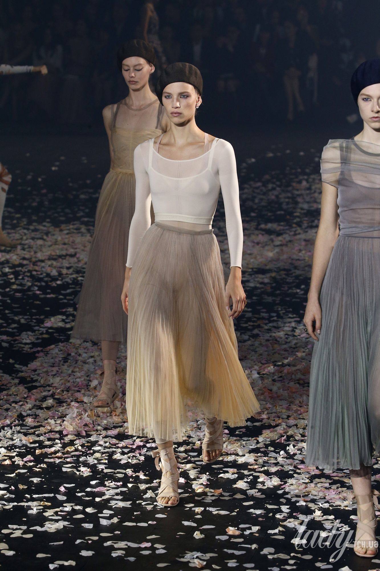 Коллекция Dior прет-а-порте сезона весна-лето 2019_52