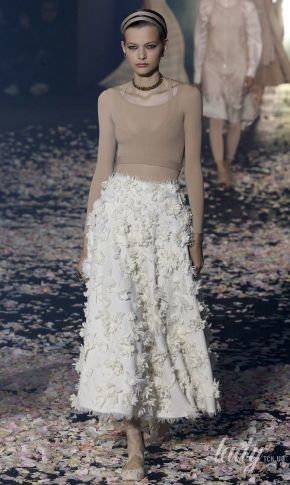 Балетні та етнічні мотиви в колекції Dior сезону весна-літо 2019