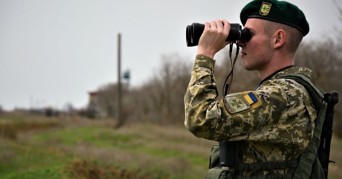 Несколько десятков человек попытались заблокировать украинский КПП на границе с Россией