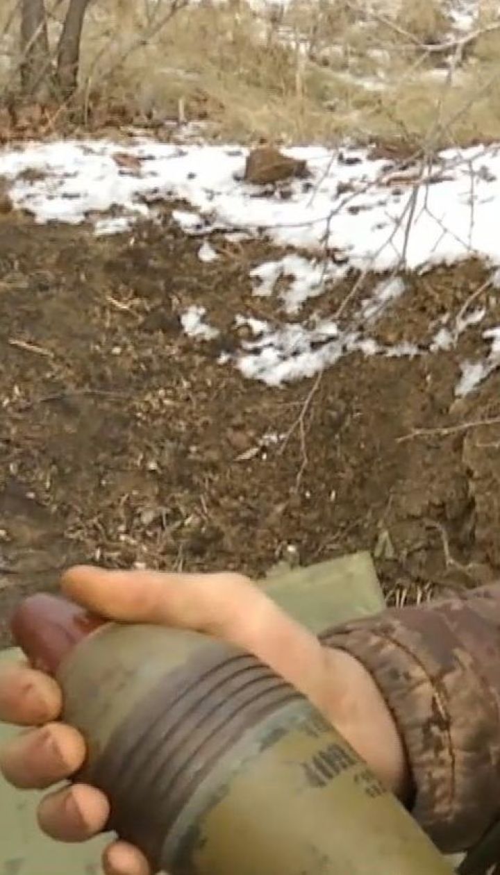 В районе Светлодарской дуги боевики вели обстрелы из запрещенного оружия