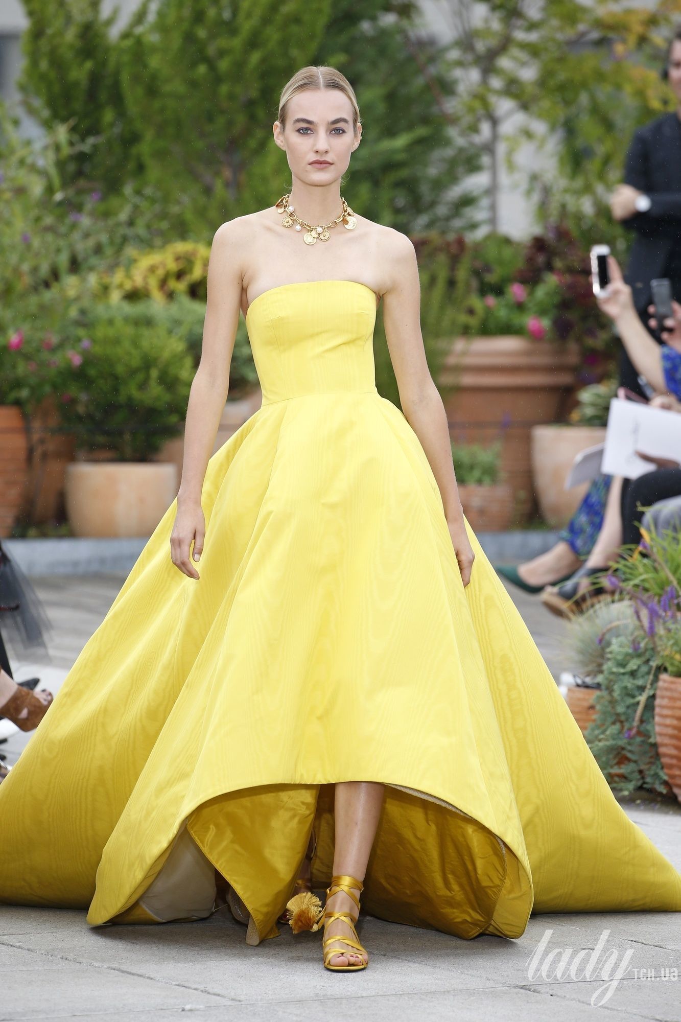 Коллекция Oscar de la Renta прет-а-порте сезона весна-лето 2019_26
