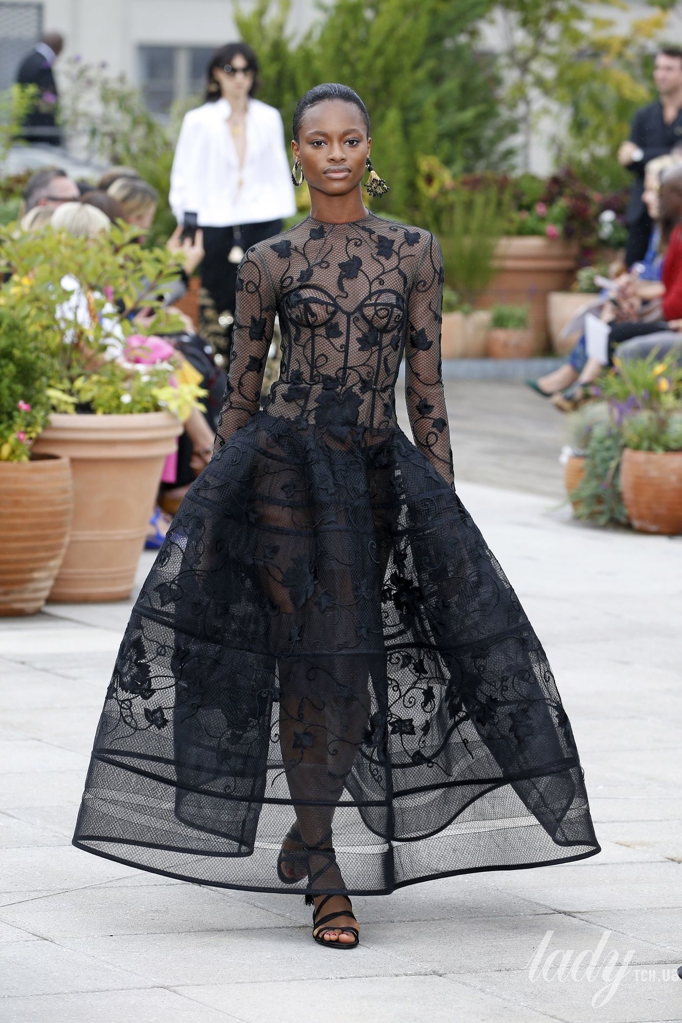 Коллекция Oscar de la Renta прет-а-порте сезона весна-лето 2019_38