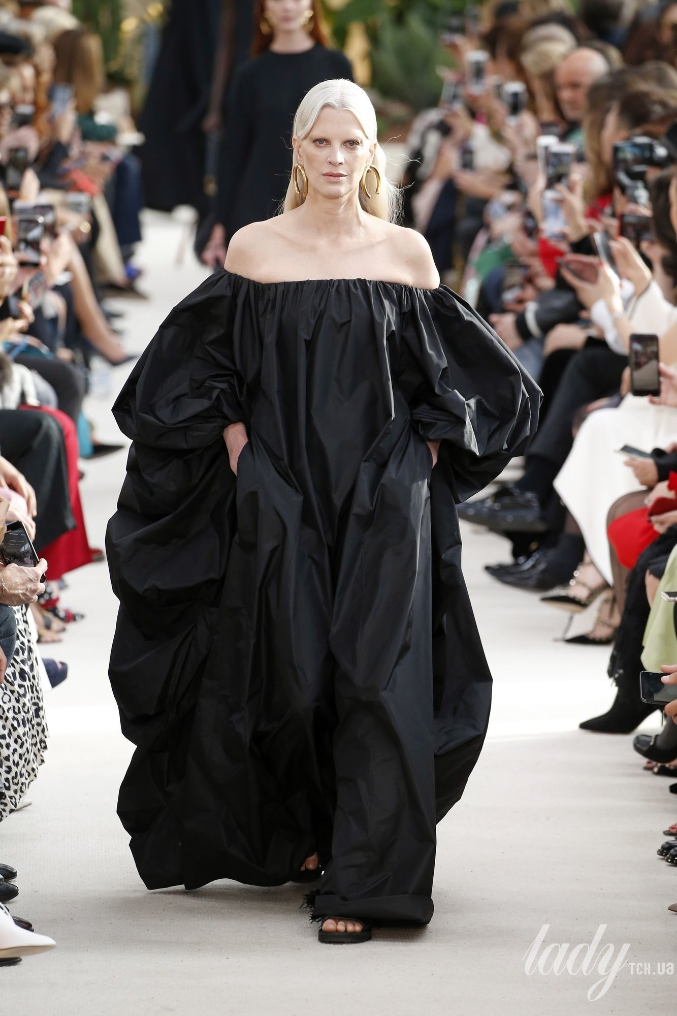 Коллекция Valentino прет-а-порте сезона весна-лето 2019_1