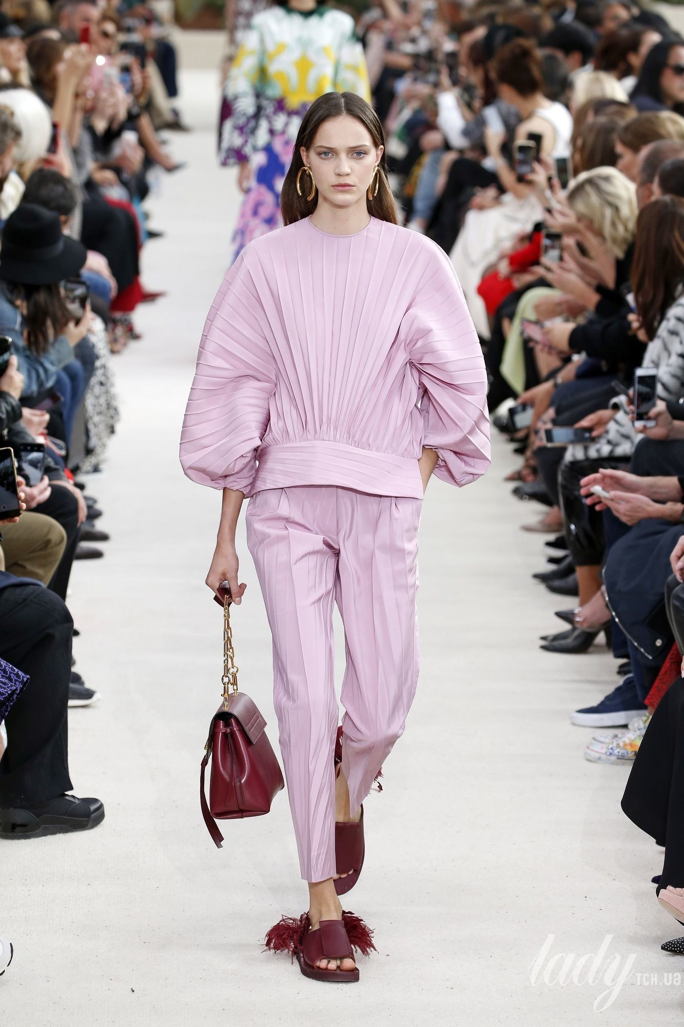 Коллекция Valentino прет-а-порте сезона весна-лето 2019_33
