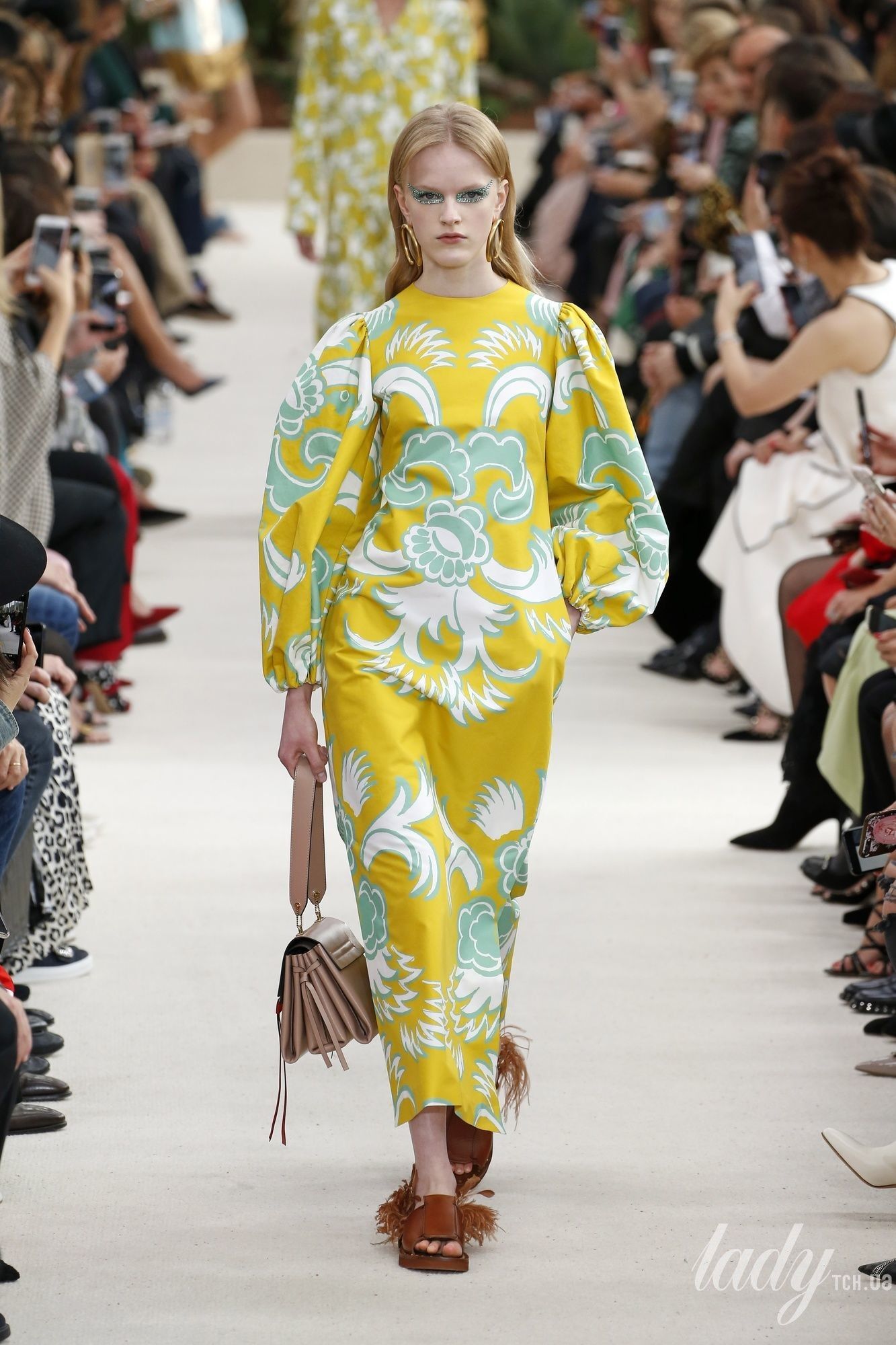 Коллекция Valentino прет-а-порте сезона весна-лето 2019_48
