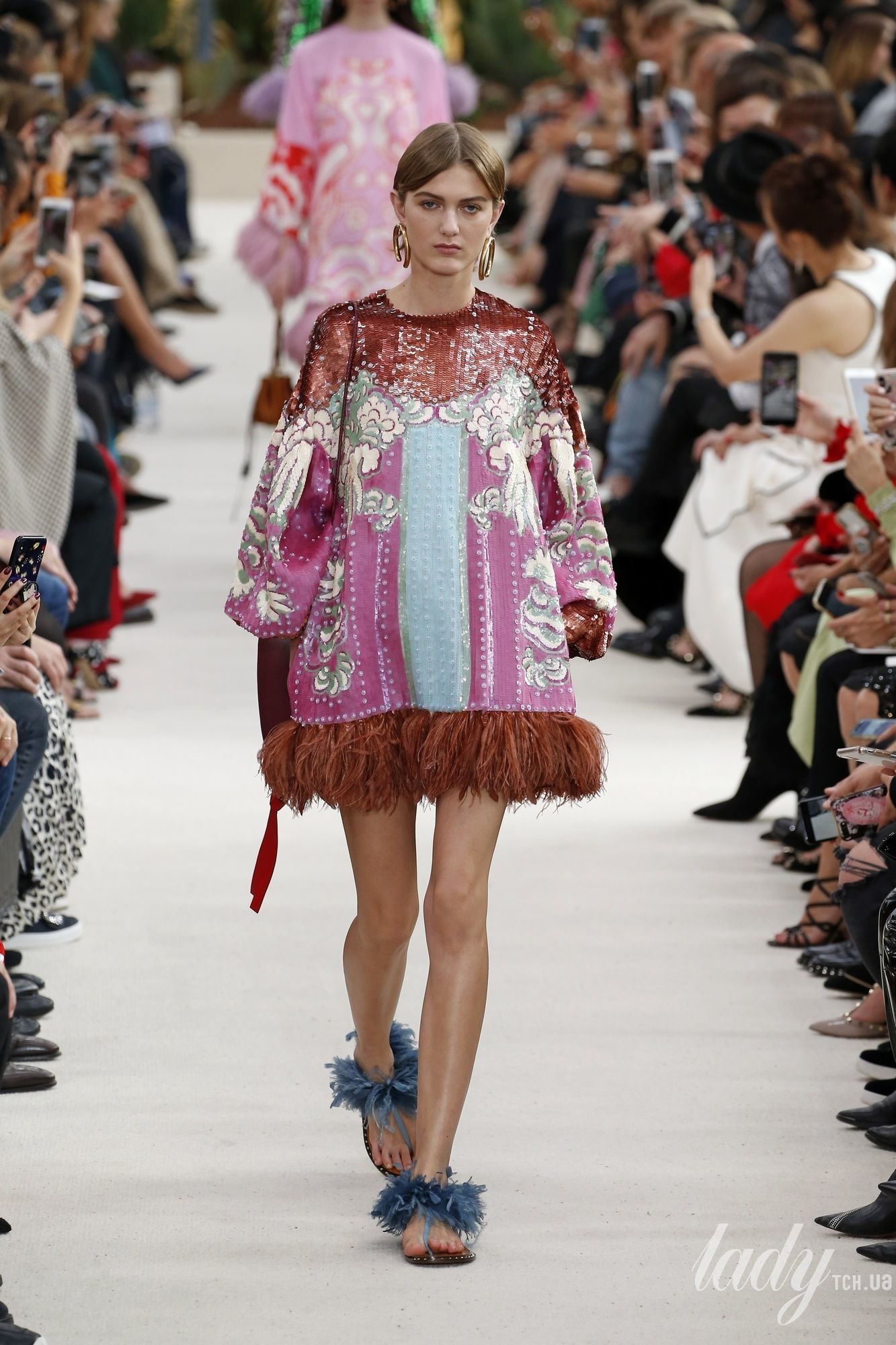 Коллекция Valentino прет-а-порте сезона весна-лето 2019_51