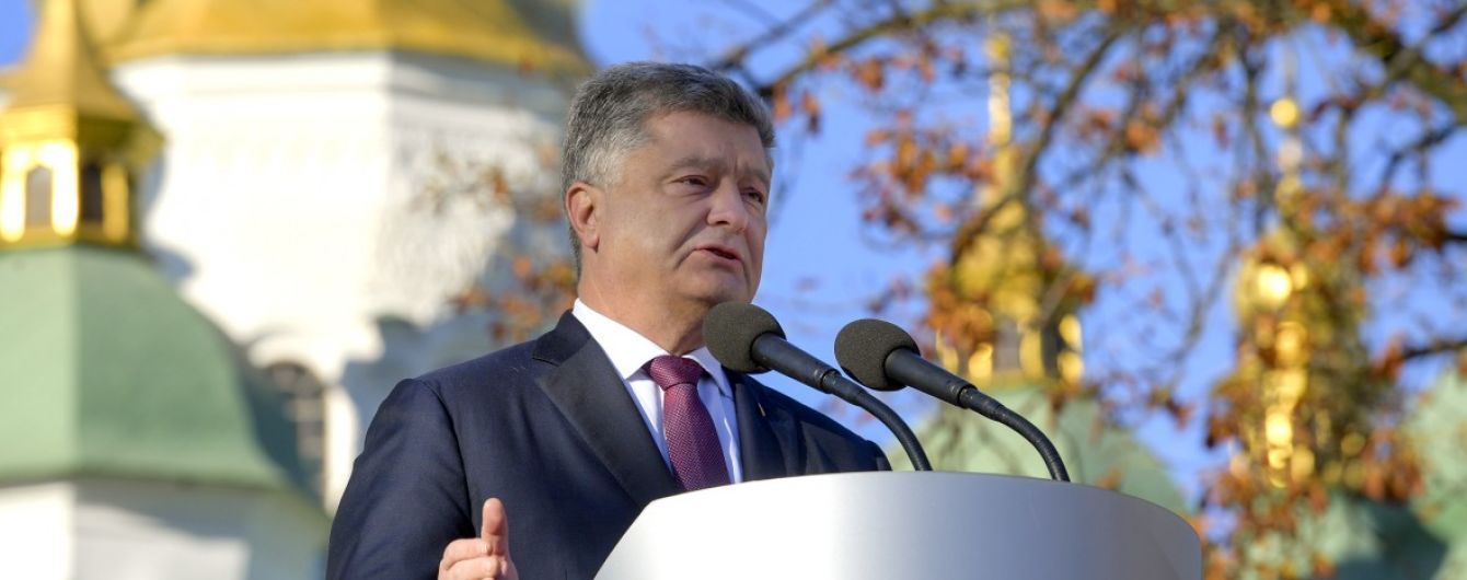 У Почаївській лаврі заявили, що Порошенко був церковнослужителем УПЦ МП
