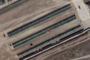 На спутниковых снимках зафиксировали сотни танков РФ под границей с Украиной