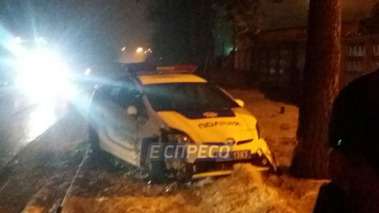 У Києві зіштовхнулися дві патрульних автівки_2