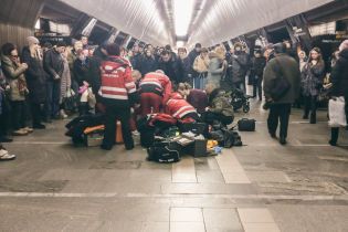 У Києві в метро померла 9-річна дівчинка - ЗМІ