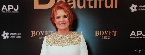 В красивому білому платті: Сара Йоркська вразила розкішним способом