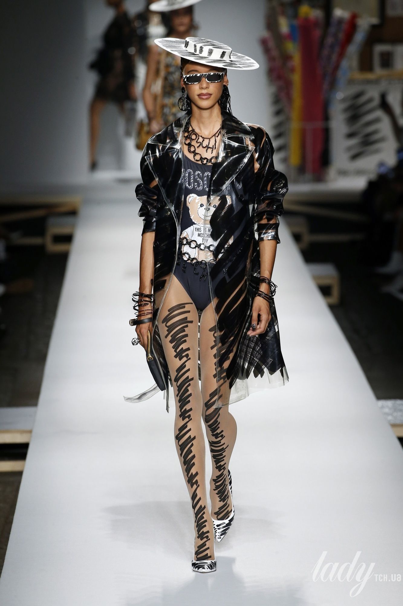 Коллекция Moschino прет-а-порте сезона весна-лето 2019_23