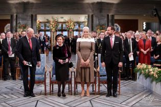 Обе хороши собой: королева Соня и кронпринцесса Метте-Марит на торжественной церемонии
