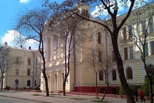 "Звільняють працівників і знищують документацію". В Одесі невідомі захопили медуніверситет - МОЗ