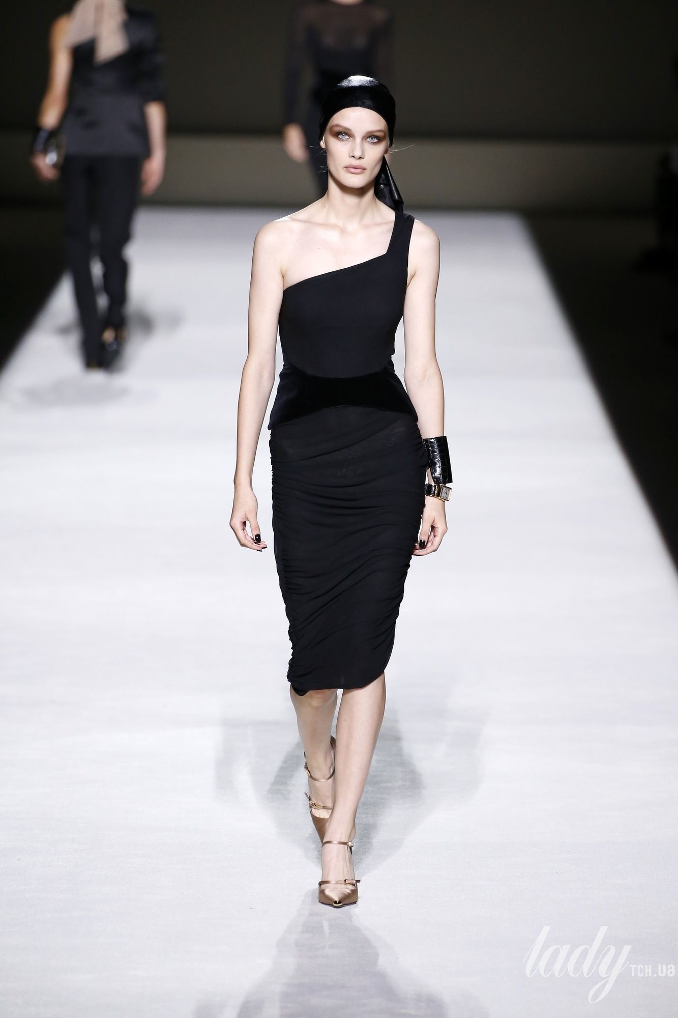Коллекция Tom Ford прет-а-порте сезона весна-лето 2019_30