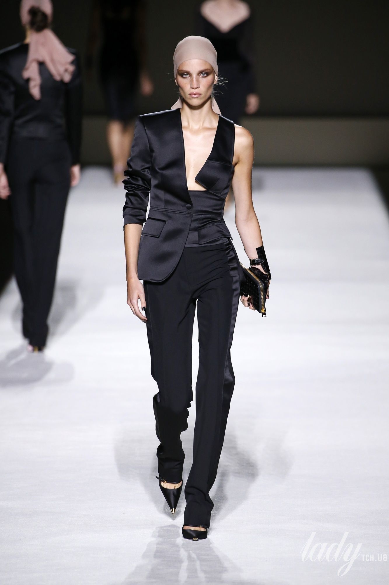 Коллекция Tom Ford прет-а-порте сезона весна-лето 2019_28